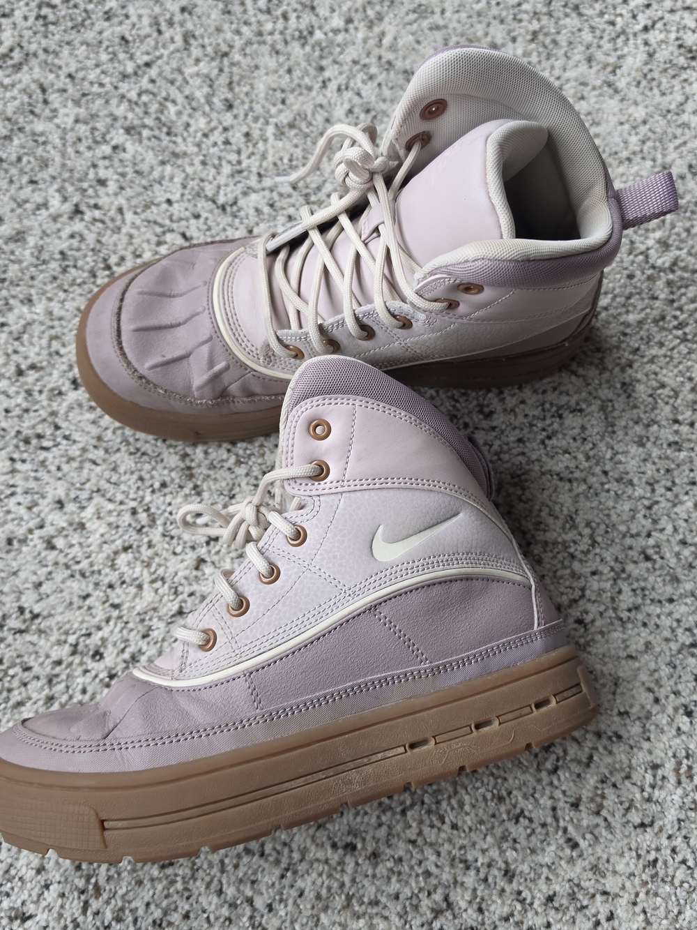 Nike Pink High-Top Hiking Sneaker Boot